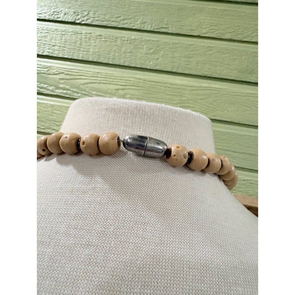 Boho Artisan Tan Carved Bead Necklace Silver Tone Ornate Metal Accents 28 Inch - Picture 5 of 11